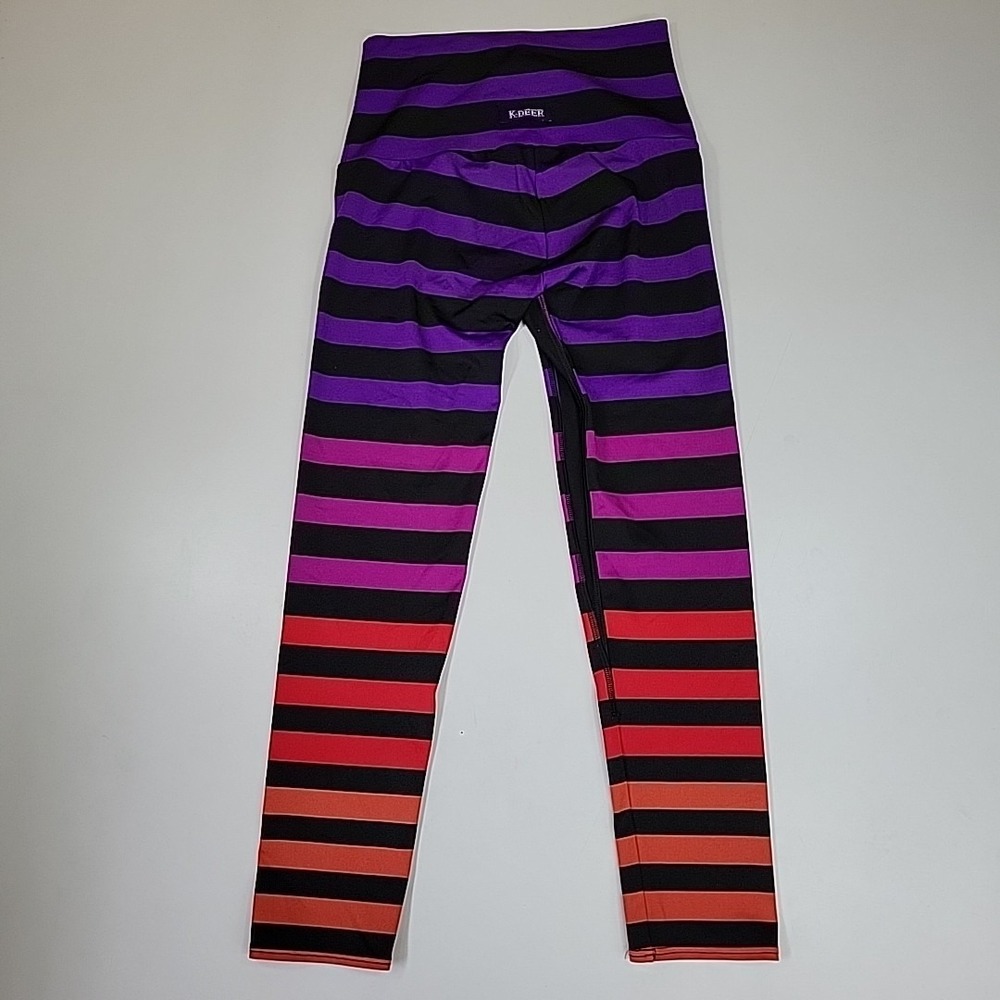 K-Deer High Rise Capri Athletic‎ Workout Leggings Small Signature Striped Comfy